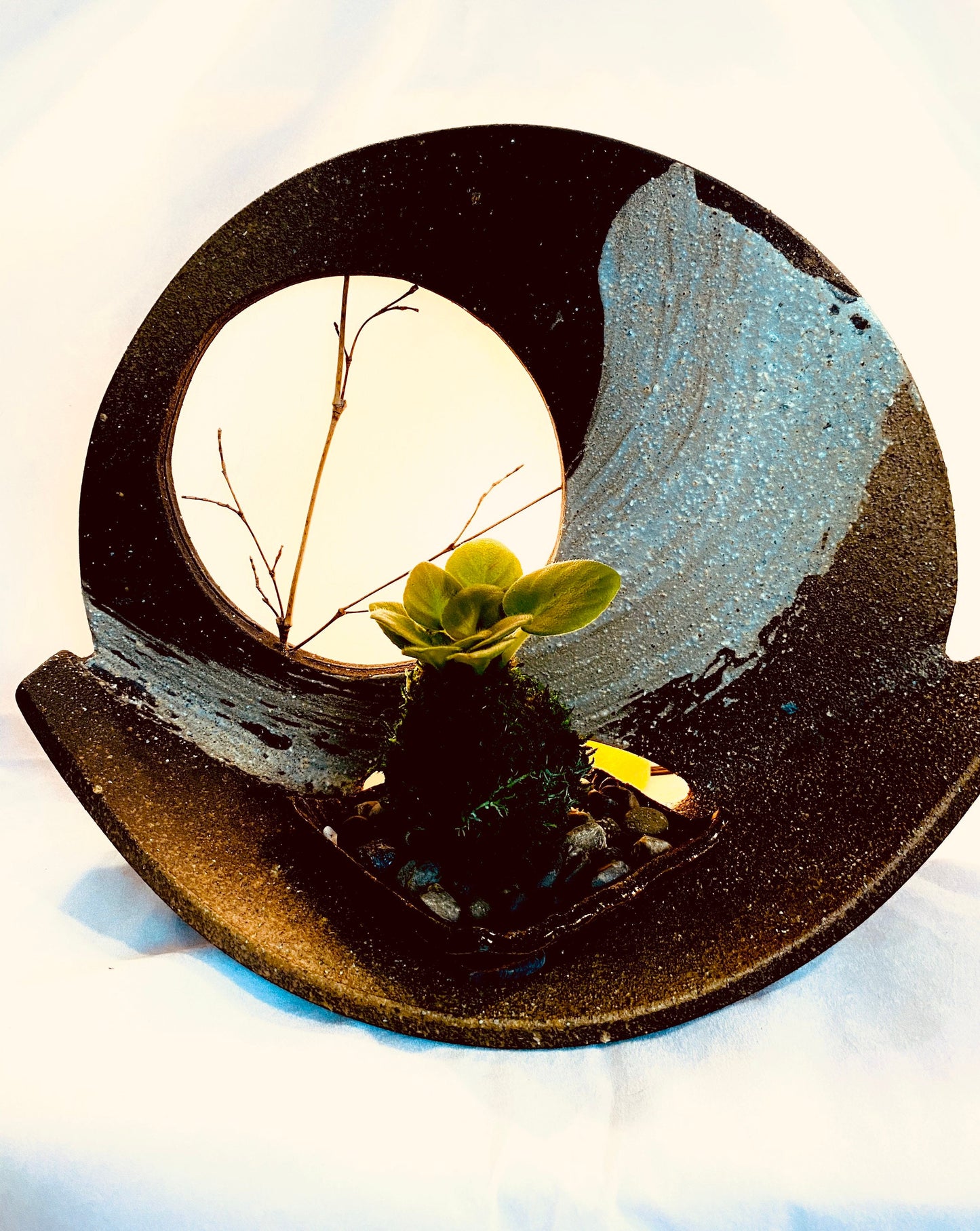 信楽焼 Kokedama decoration plate with full moon view design, Japanese Shigaraki ware with lights.