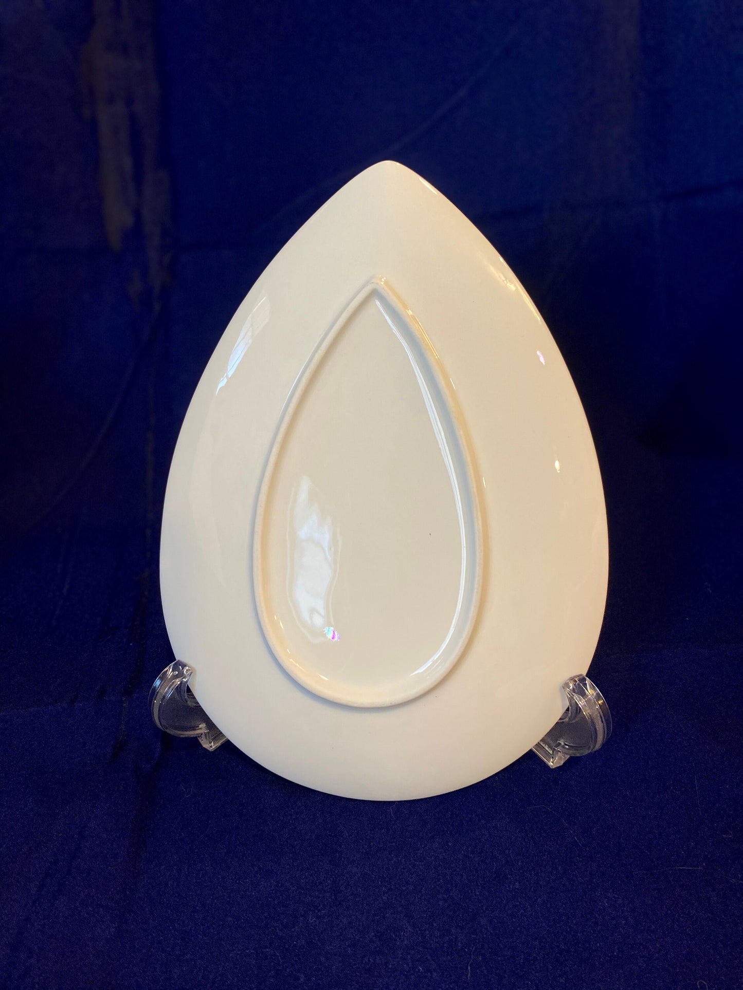 Tear Drop shape ceramic bowl, cute decoration, good for small to medium kokedama 8.25" x 5.5" x 0.8"