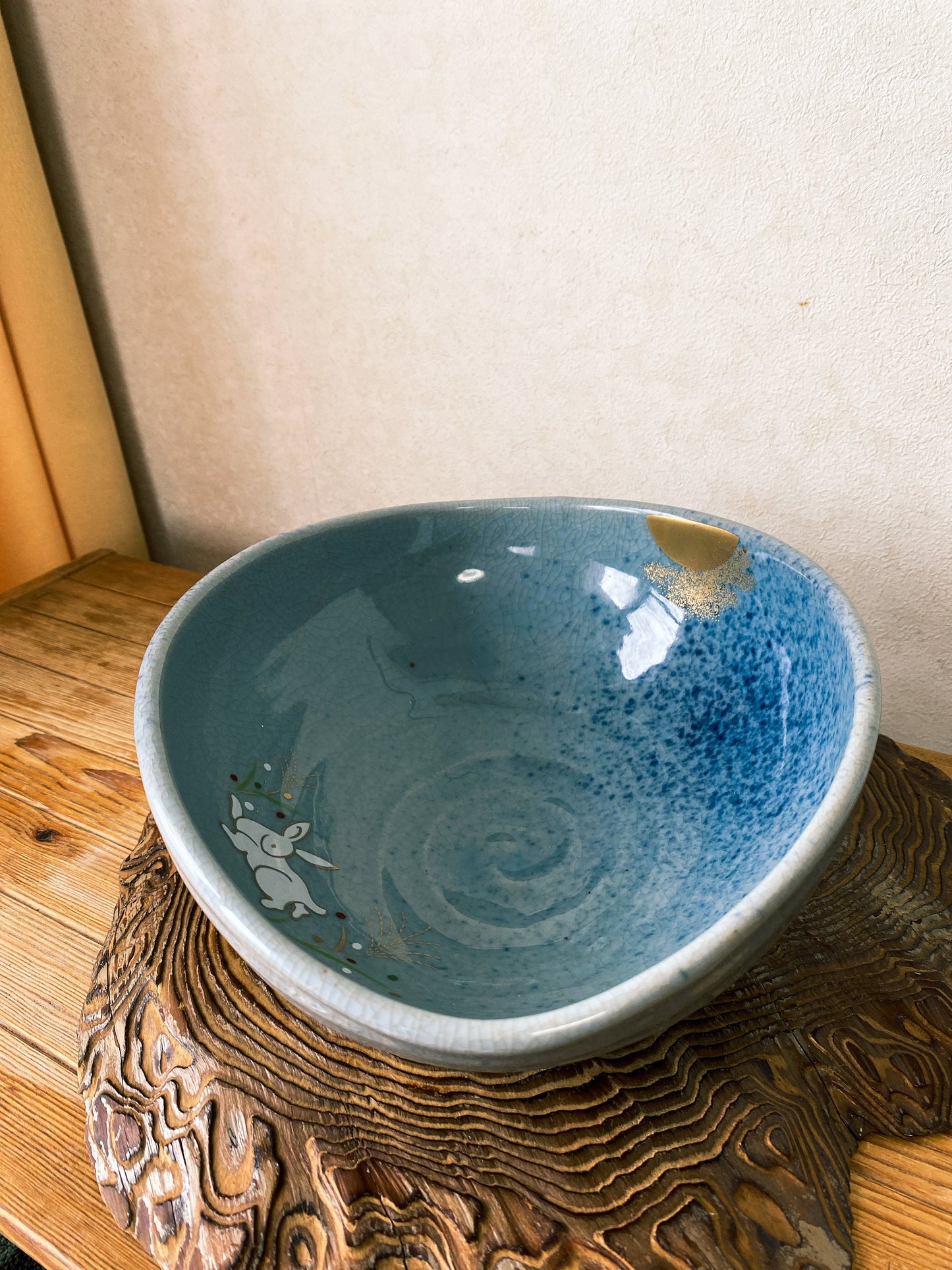 有田焼 Japanese Ceramic Saucer, "Seishu, 清秀", Moon party rabbit design, Size: 9" x 7.7" x 3.5"(H), comes with wooden protected box.