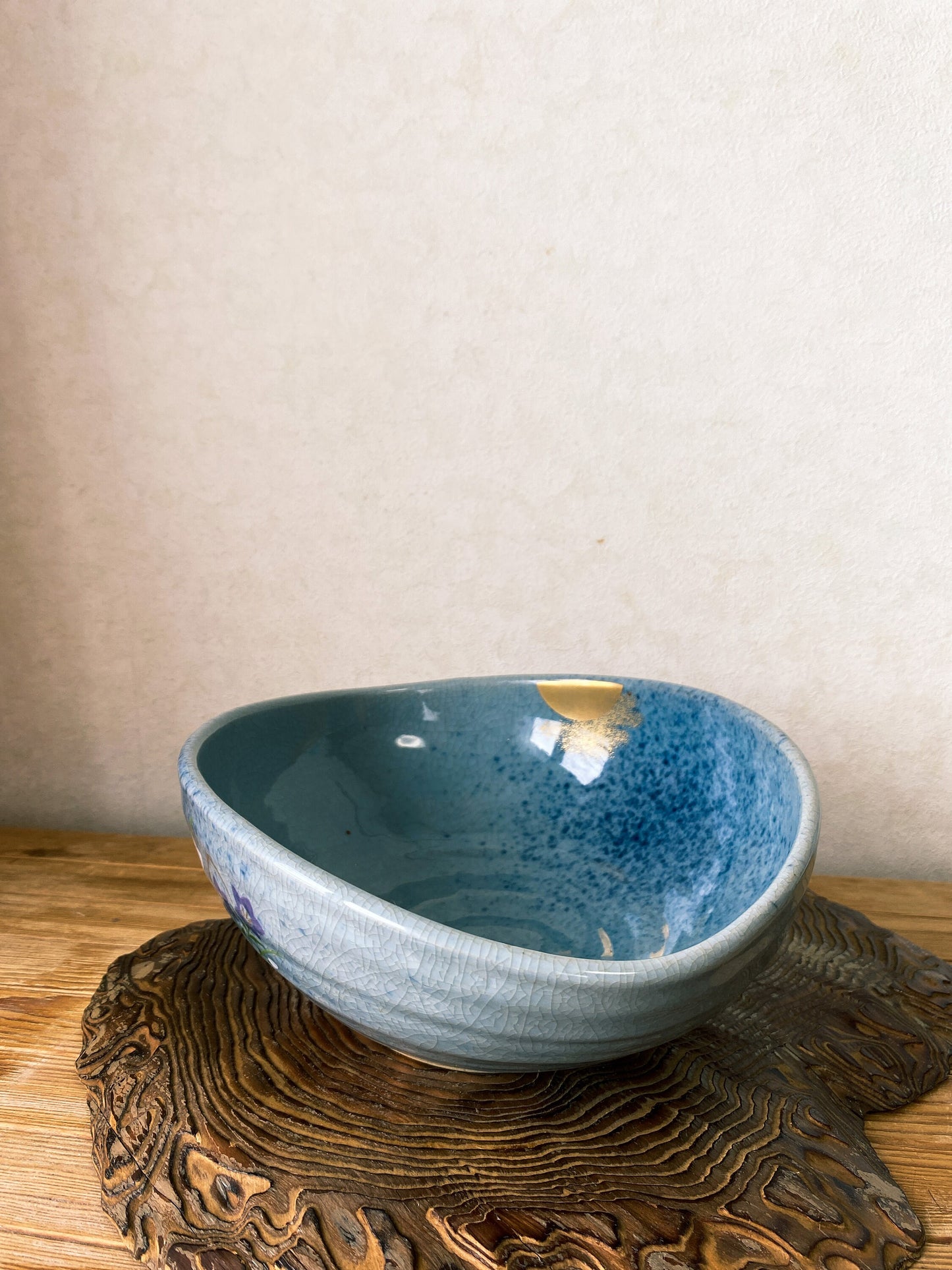 有田焼 Japanese Ceramic Saucer, "Seishu, 清秀", Moon party rabbit design, Size: 9" x 7.7" x 3.5"(H), comes with wooden protected box.
