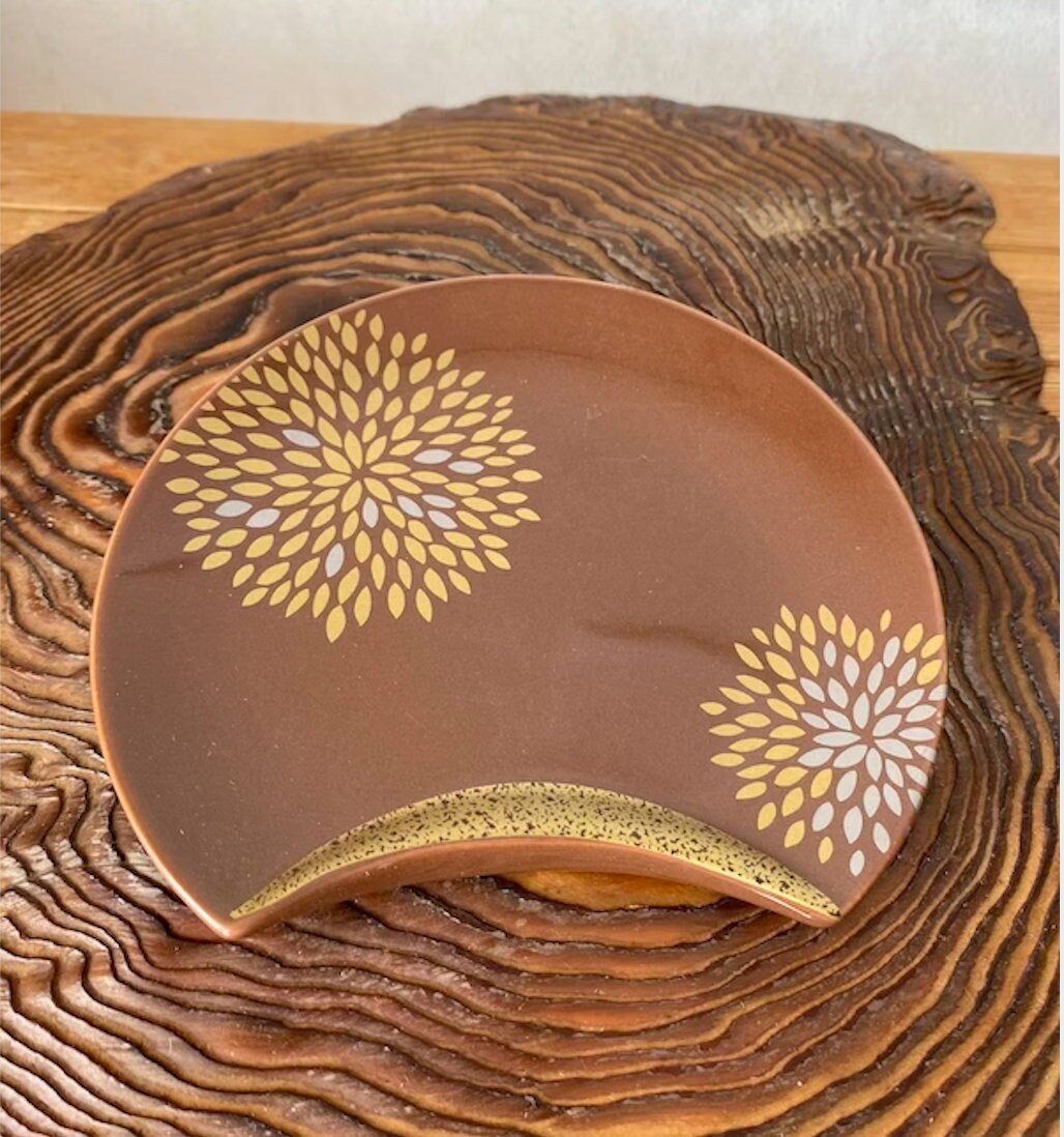 DEUXMERCI, Ceramic Saucer, shape of an ellipse, Quarter Moon, Oval. Seasonal plants design. 5.5" x 4.3" x 0.6"