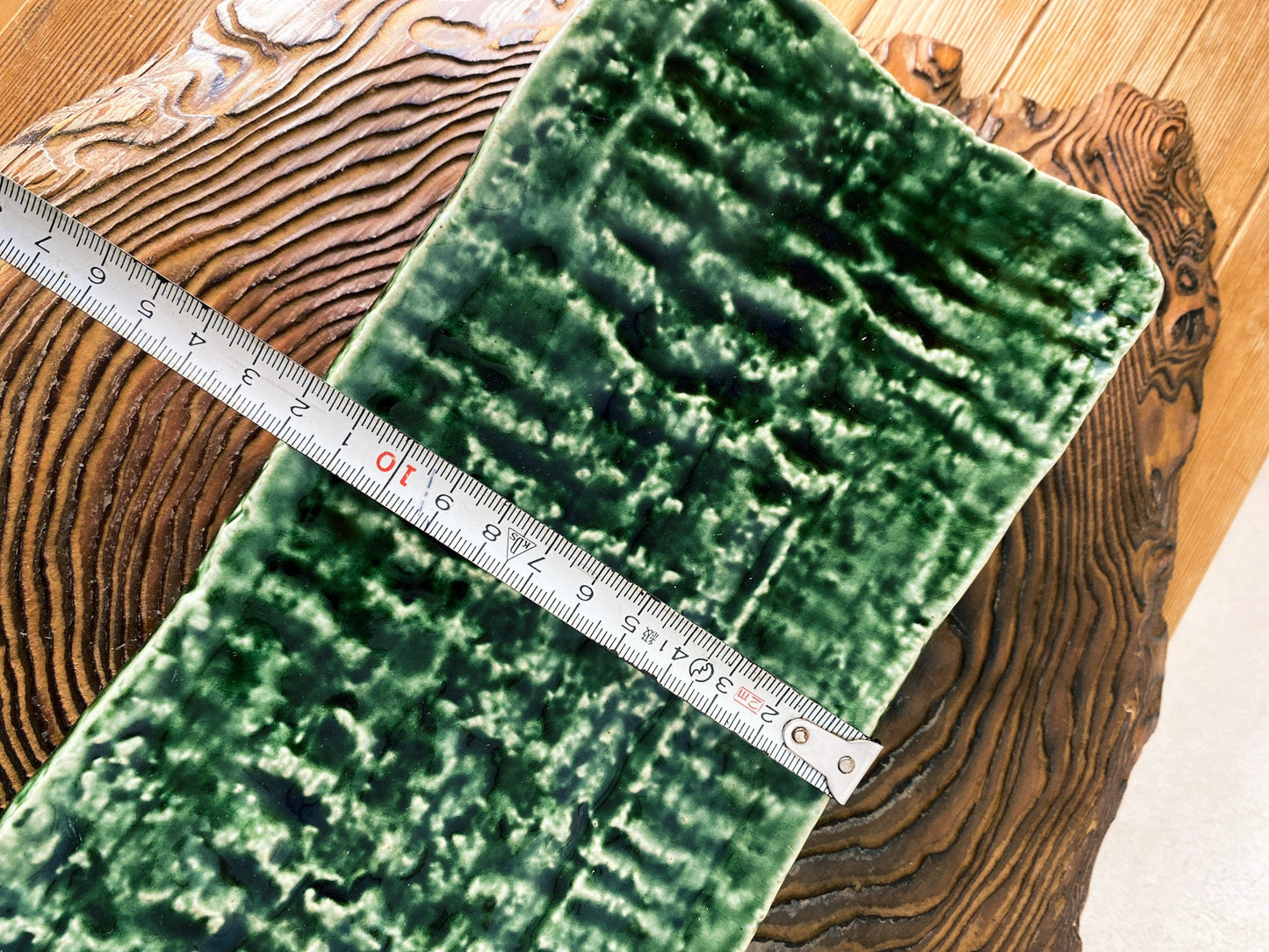 美濃焼 Minoyaki, Japanese Ceramic Saucer with leg, Size 9.84" x 4.72" x 1.57" height, beautiful green grazed with jomon monyou design.