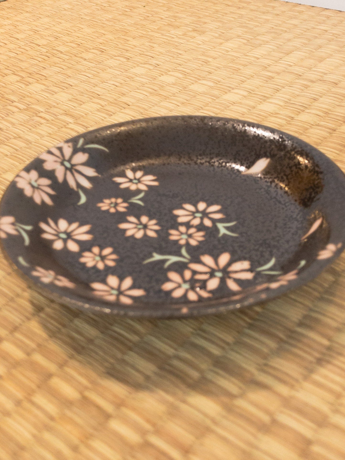 Small Japanese flower paint with wafu designed Saucer for small Kokedama Size 4.75" diameter x 1" height