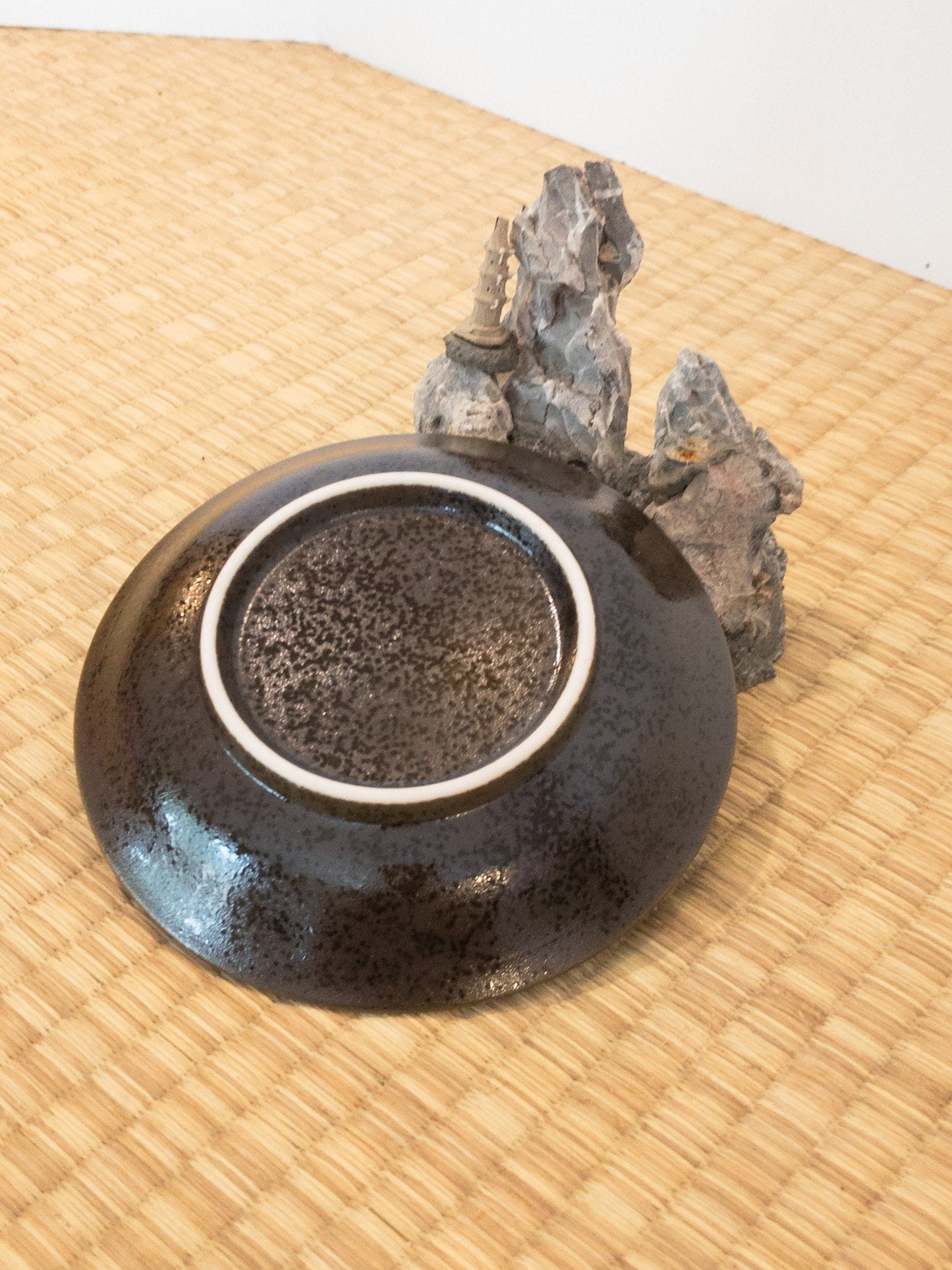 Small Japanese flower paint with wafu designed Saucer for small Kokedama Size 4.75" diameter x 1" height