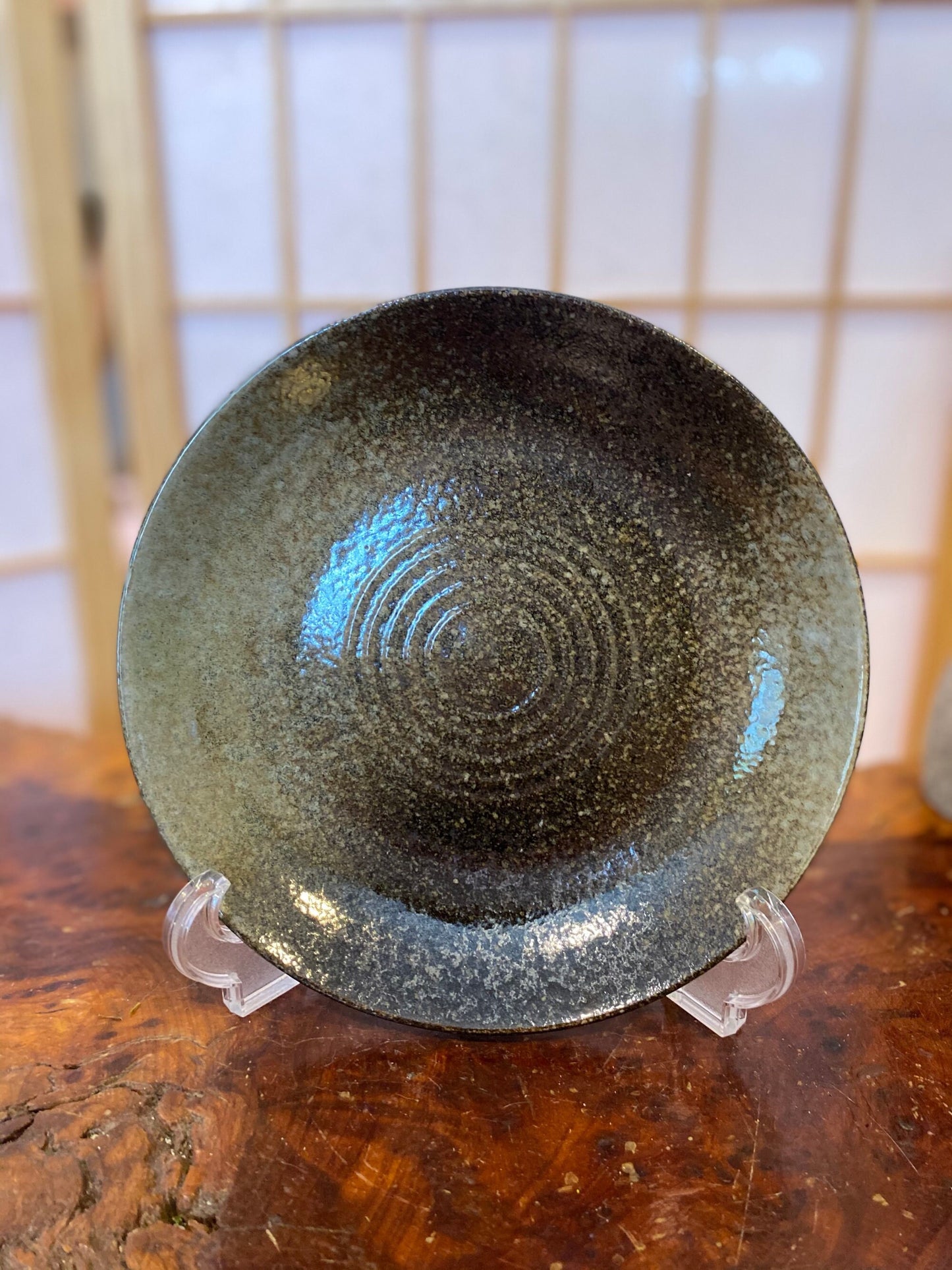 Round ceramic wafu-Japanese style medium saucer, 6.75" x 1" deep
