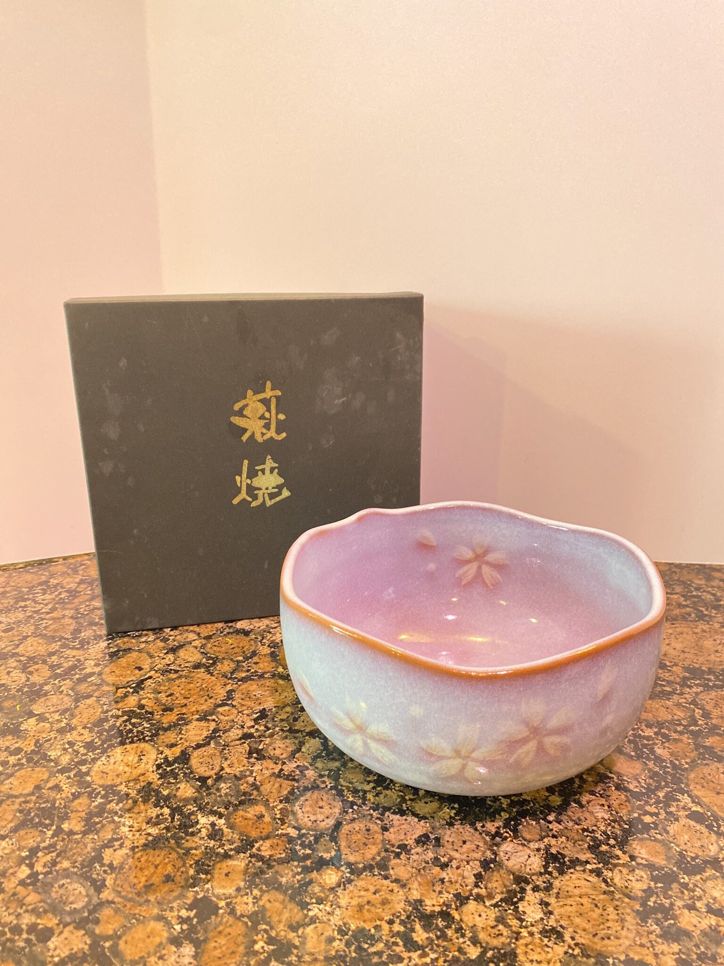 萩焼 椿秀窯 Japanese Ceramic Saucer, Hagi Yaki Ware, Chinshu-gama , Size 6.5 inch diameter x 3.25" height, comes with original box