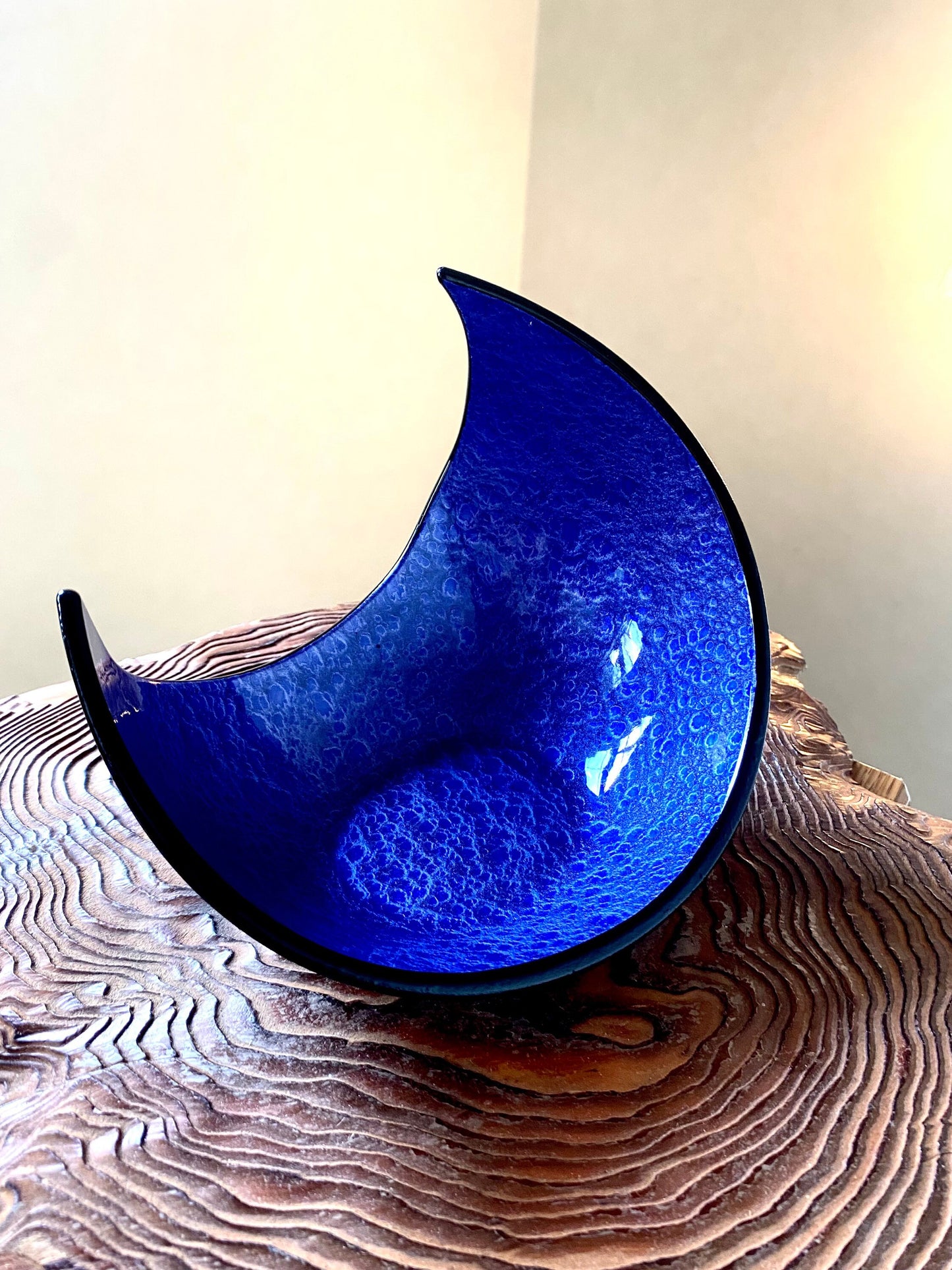 Japan made, beautiful earth blue half moon shape kokedama saucer , cracking design and grazed. It is good saucer for small Kokedama.