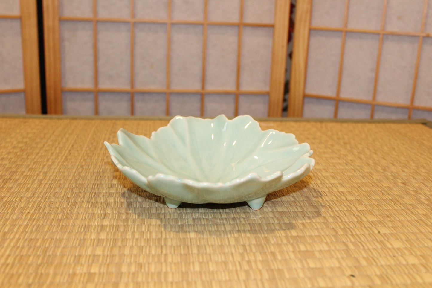 Japanese pottery Leaf designed plate, Made in Toki, Japan 7.25″ x 2.5″H