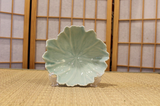 Japanese pottery Leaf designed plate, Made in Toki, Japan 7.25″ x 2.5″H