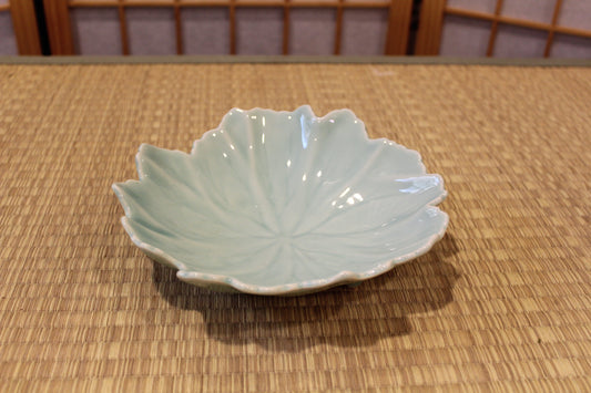 Japanese pottery Leaf designed plate, Made in Toki, Japan 7.25″ x 2.5″H
