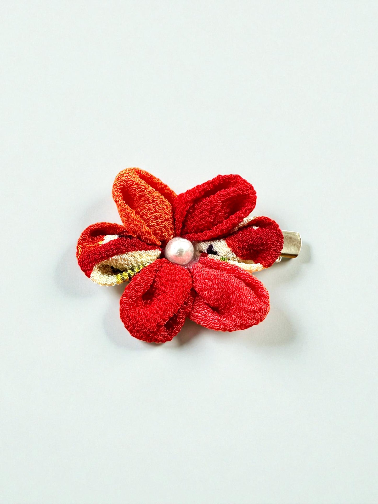 Crimson Bloom – Tsumami Zaiku Flower Clip & Brooch