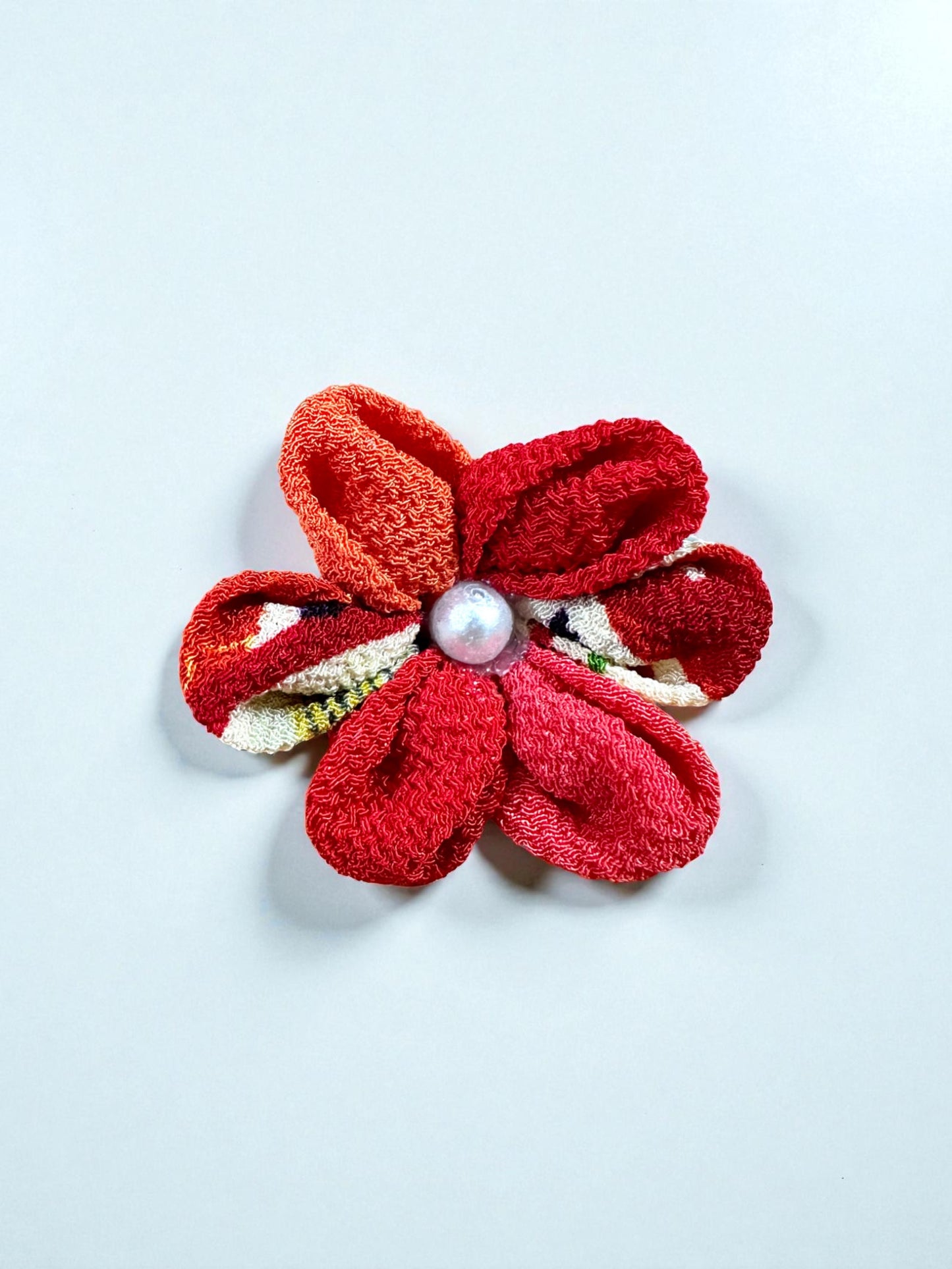 Crimson Bloom – Tsumami Zaiku Flower Clip & Brooch