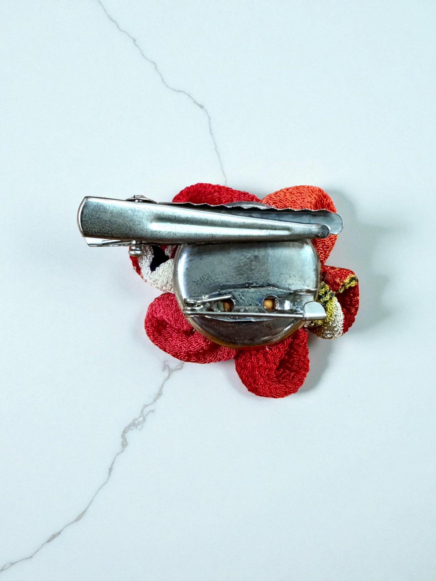 Crimson Bloom – Tsumami Zaiku Flower Clip & Brooch