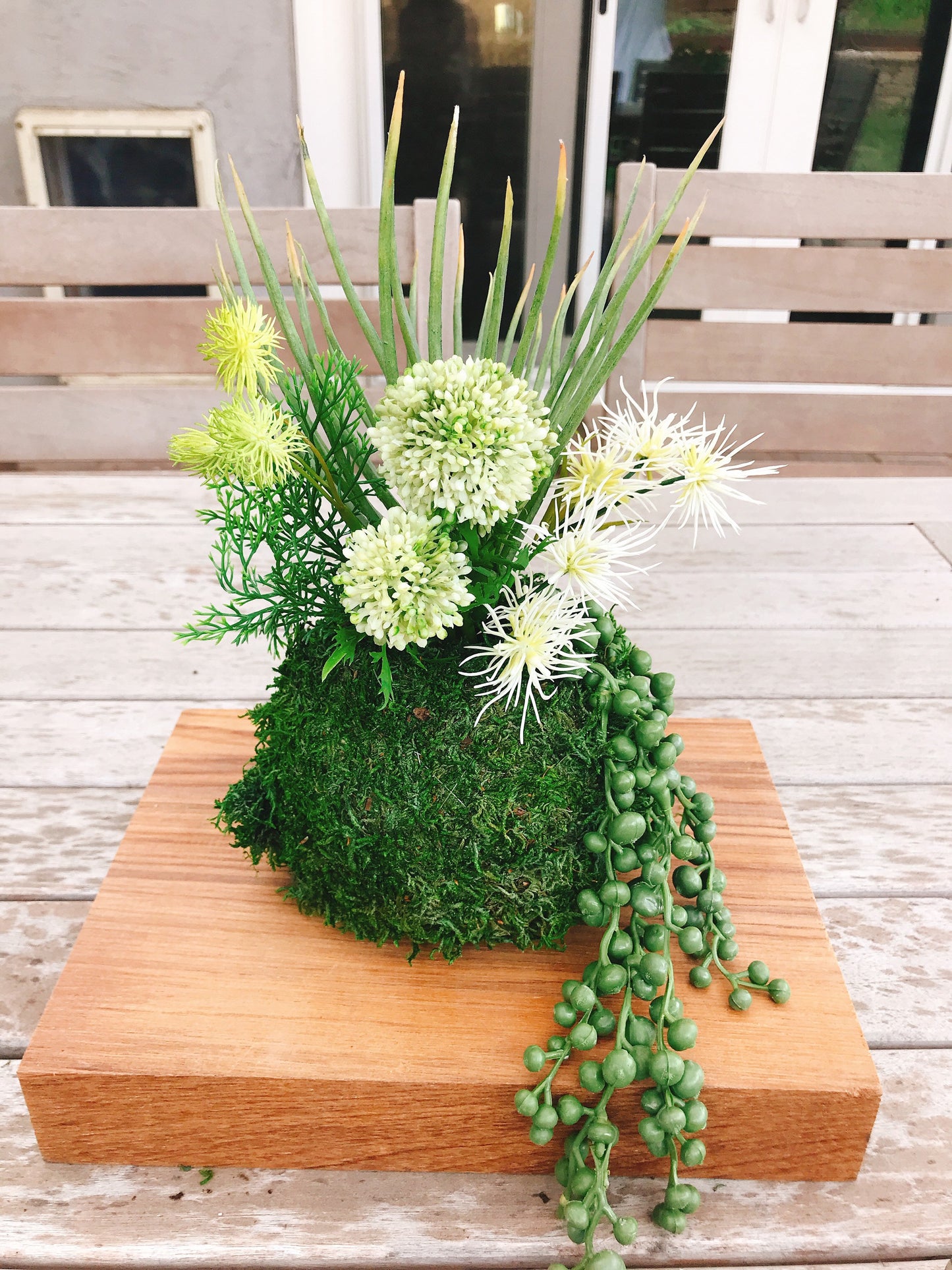 Kokedama - Artifitial plant, silkflower Kokedama Arrangement. No need to water. Carefree.