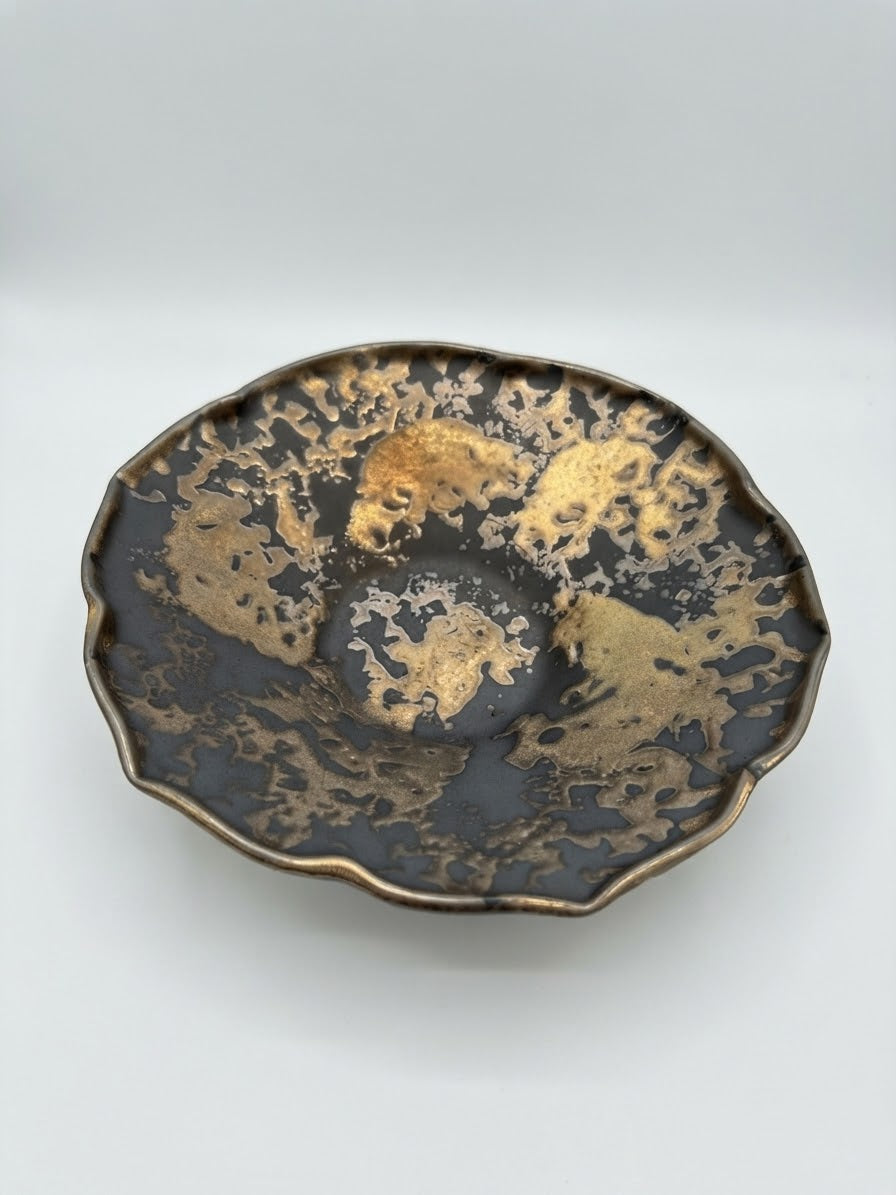 Gold Tataki Bellflower Bowl  (6.5" x 6.5" x 1.75"H)