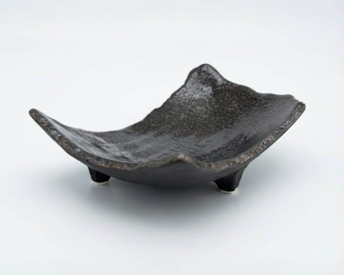 Yuzu Kuro Three-Footed Ceramic Kokedama Tray – Made in Japan