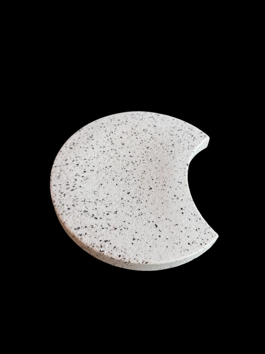 White Moon" Kokedama Saucer Size: 7.5" x 6”