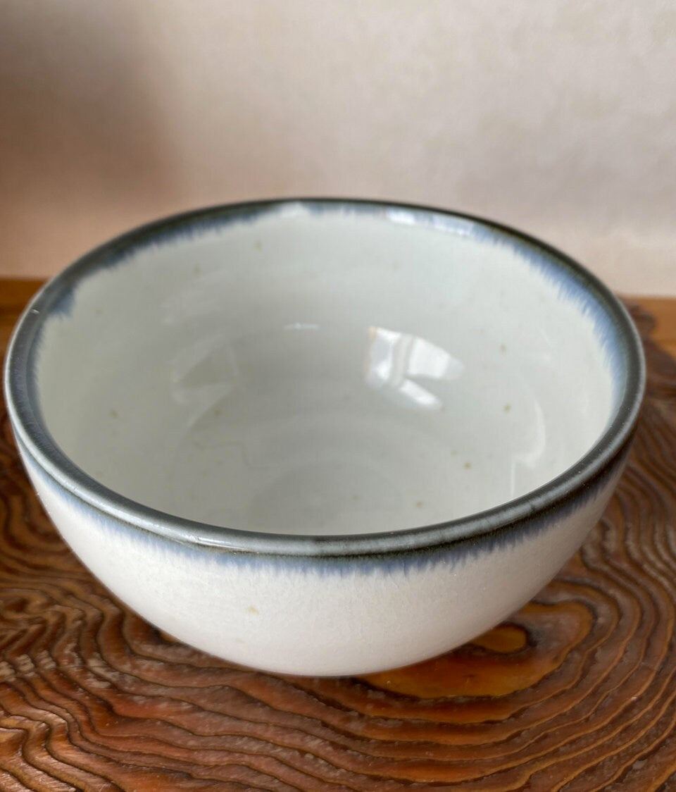 Ceramic wafu-Japanese medium bowl, 4.92" diameter x 2.75" height