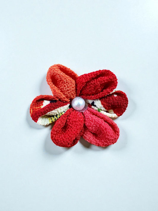 Crimson Bloom – Tsumami Zaiku Flower Clip & Brooch